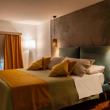 Two Rooms Chiaia 37 Napoli Eksteriør bilde