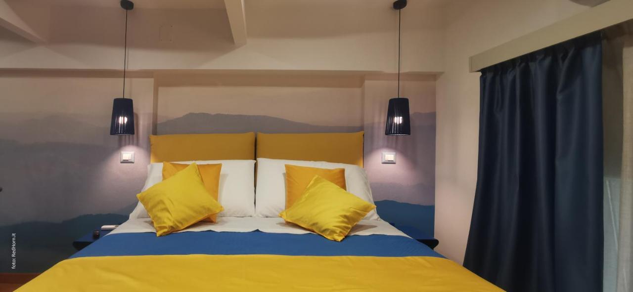 Two Rooms Chiaia 37 Napoli Eksteriør bilde